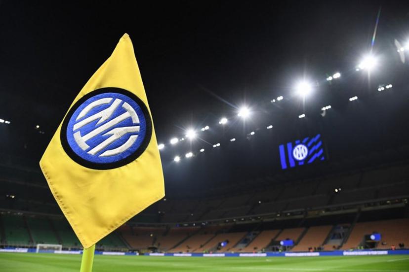 A photo shows a corner flag with the Inter Milan logo ahead of the Italian Serie A football match between Inter Milan and Fiorentina at the San Siro Stadium in Milan on February 10, 2025.  Isabella BONOTTO / AFP