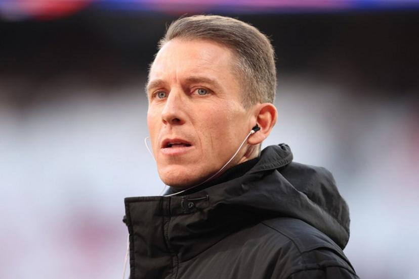 Wolfsburg's head coach Daniel Bauer is seen prior to the Bundesliga football match between RB Leipzig and VfL Wolfsburg in Leipzig, eastern Germany, on february 15, 2026.  Ronny HARTMANN / AFP