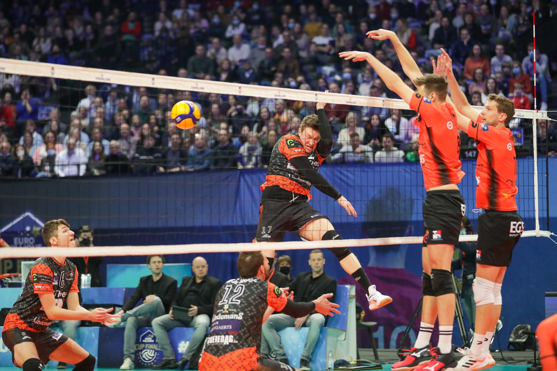 Aalst's Seppe Baetens pictured during the match between Caruur Volley Gent and Lindemans Aalst, the final match in the men Belgian volleyball cup competition, Sunday 27 February 2022 in Merksem, Antwerp. BELGA PHOTO MARIJN DE KEYZER