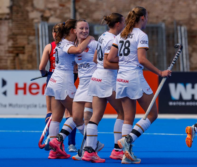 The Red Panthers celebrating during a hockey game between Belgian national team Red Panthers and Spain, The fifth game (out of 16) in the group stage of the 2025-2026 women's FIH Pro League, Thursday 05 February 2026 in Valencia, Spain.  BELGA PHOTO DAVID GONZALEZ