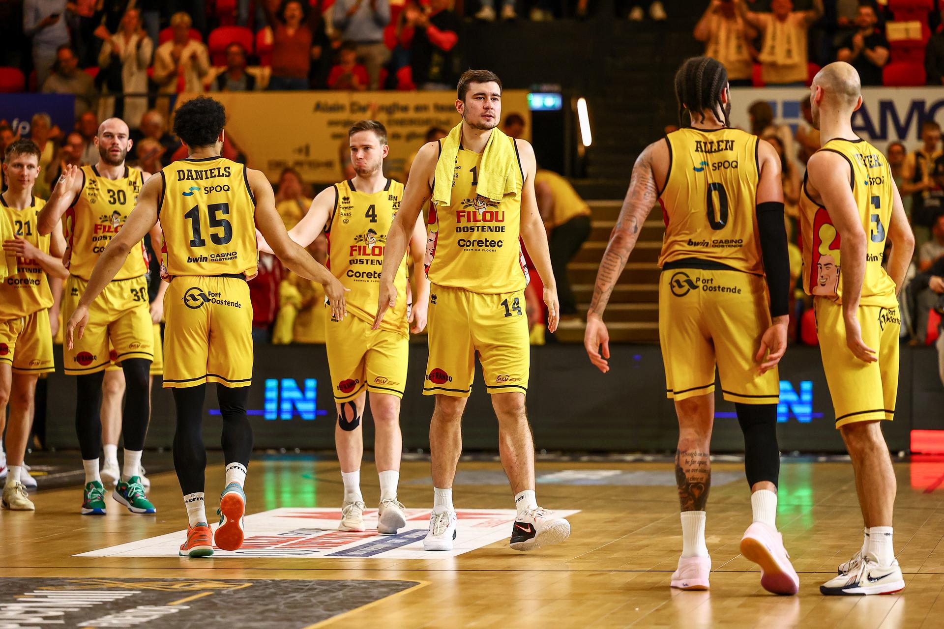Oostende's players celebrates after winning a basketball match between BC Oostende and Spurs Kortrijk, Thursday 22 May 2025 in Oostende, the second leg of the best-of-5 semi-finals in the playoffs of the 'BNXT League' Belgian/ Dutch first division basket championship. BELGA PHOTO DAVID PINTENS