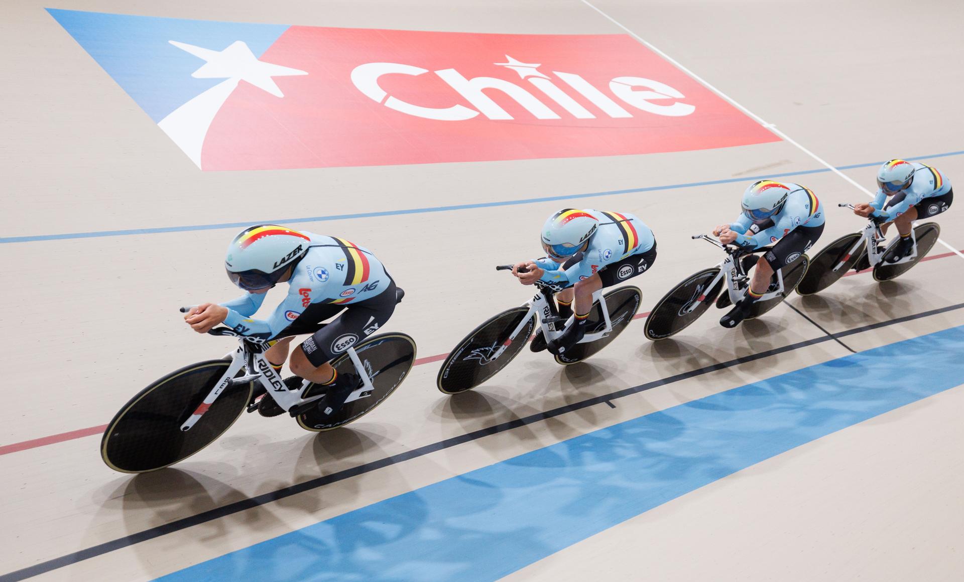 Belgian Shari Bossuyt, Belgian Katrijn De Clercq, Belgian Helene Hesters and Belgian Luca Vierstraete pictured in action during the 1st round of the Women's Team Pursuit event at the 2025 UCI Track World Championships cycling, in Santiago, Chile, Thursday 23 October 2025. The Track World Championships take place from 22 to 26 October at the Velodromo de Penalolen in Santiago, Chile. BELGA PHOTO BENOIT DOPPAGNE