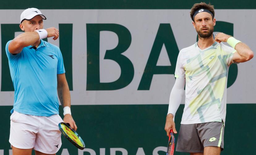 Belgian Sander Gille and Polish Jan Zielinski pictured during a doubles tennis match against American pair Harrison-King, in the first round of the men's doubles at the Roland Garros Grand Slam tennis tournament, Wednesday 28 May 2025 in Paris, France. The 2025 edition of Roland Garros takes place from May 24th to June 8th 2025. BELGA PHOTO BENOIT DOPPAGNE
