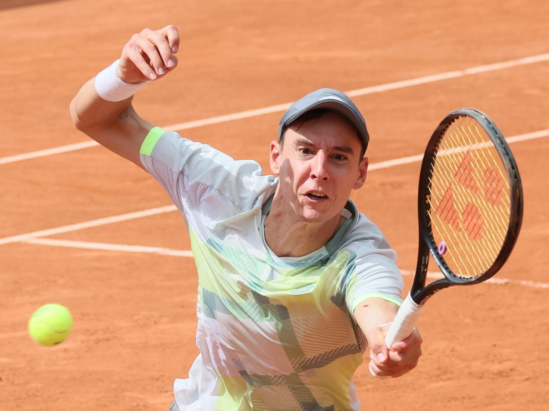Belgian Joran Vliegen pictured during a doubles tennis match between Belgian-Uruguayan pair Vliegen - Behar and Monegasque-French pair Nys - Roger-Vasselin, in the first round of the men's doubles at the Roland Garros Grand Slam tennis tournament, Thursday 29 May 2025 in Paris, France. The 2025 edition of Roland Garros takes place from May 24th to June 8th 2025. BELGA PHOTO BENOIT DOPPAGNE