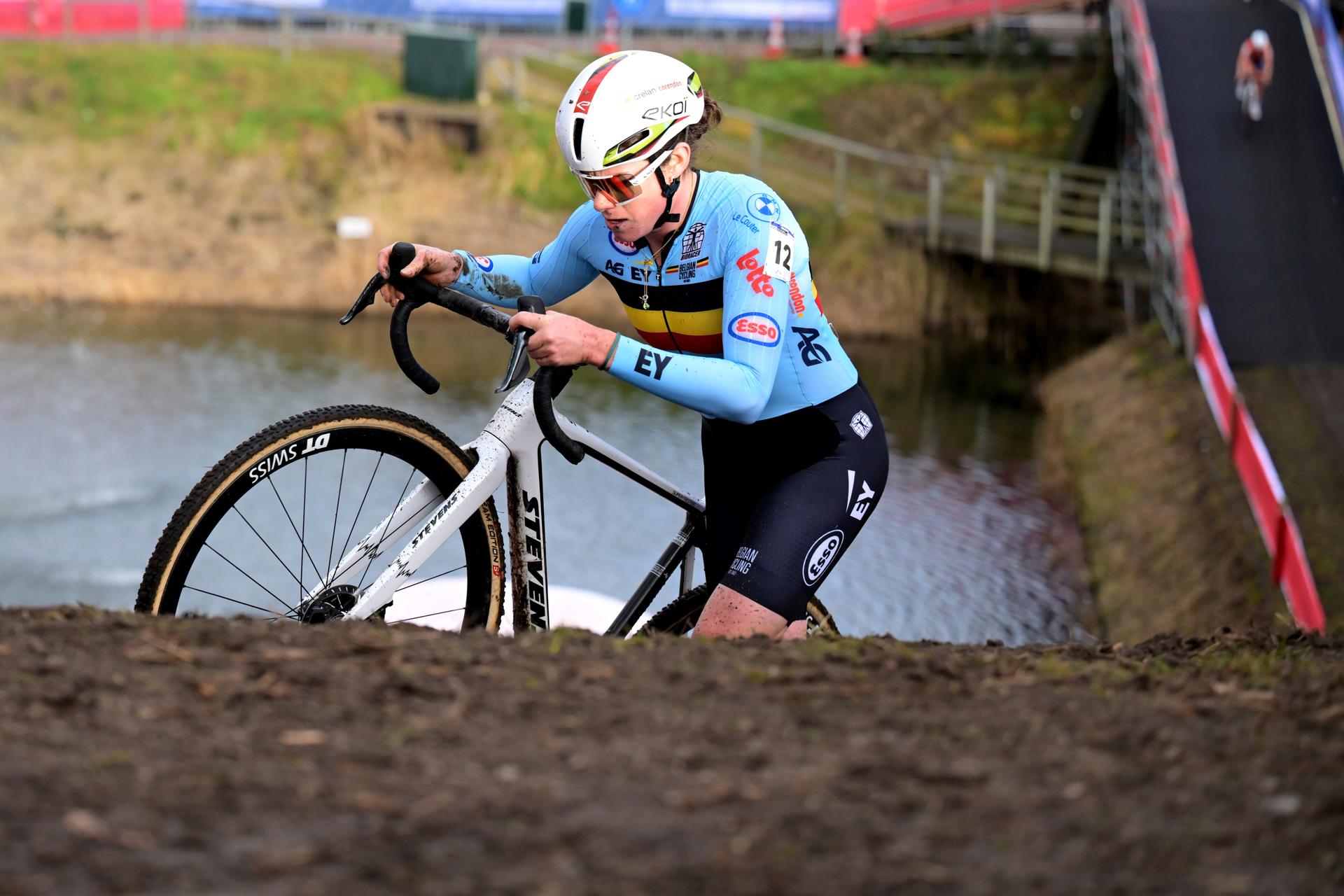 Belgian Marion Norbert Riberolle pictured in action during the elite women race at the UCI Cyclocross World Championships, on Saturday 31 January 2026, in Hulst, The Netherlands. BELGA PHOTO DAVID PINTENS