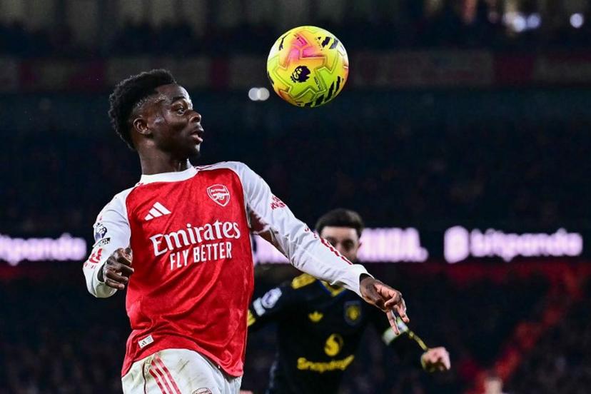 Arsenal's English midfielder #07 Bukayo Saka controls the ball during the English Premier League football match between Arsenal and Manchester United at the Emirates Stadium in London on January 25, 2026.   Ben STANSALL / AFP