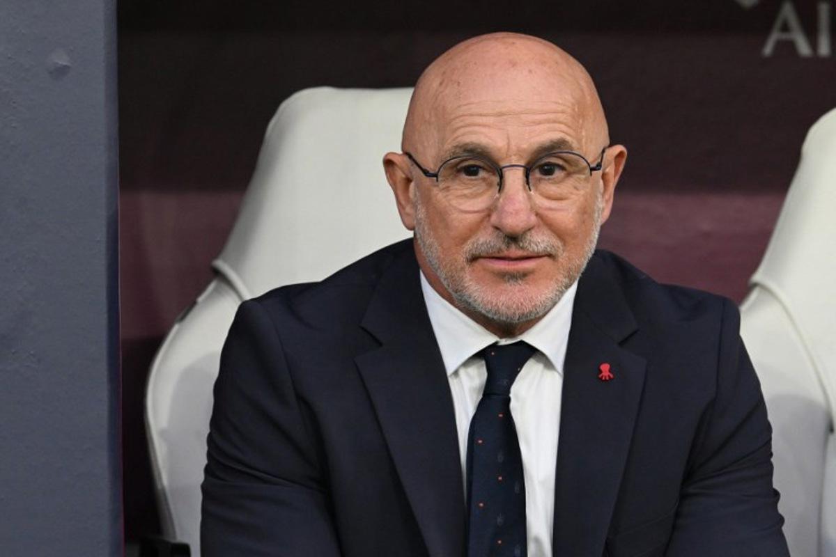 Spain's head coach Luis de la Fuente looks on prior to the UEFA Nations League semi-final football match between Spain and France in Stuttgart, southwestern Germany, on June 5, 2025.  THOMAS KIENZLE / AFP