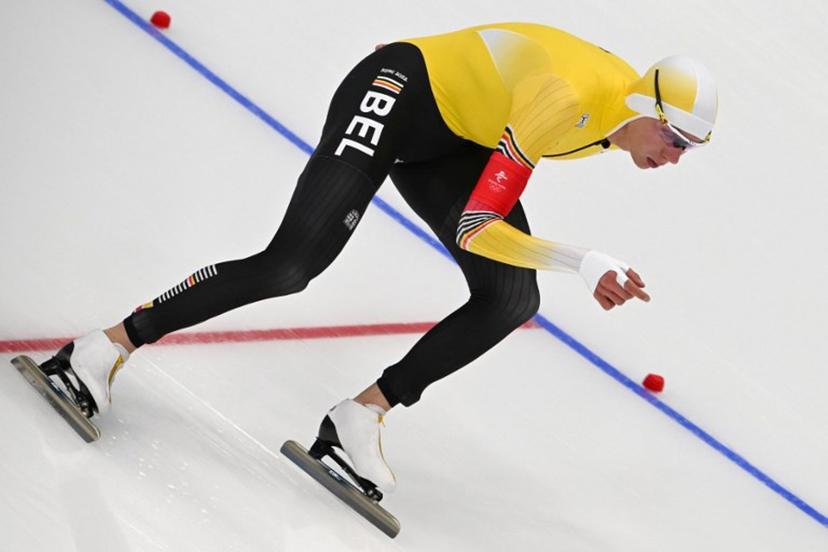 Belgium's Bart Swings competes in the men's speed skating 5000m event during the Beijing 2022 Winter Olympic Games at the National Speed Skating Oval in Beijing on February 6, 2022.  Manan VATSYAYANA / AFP
