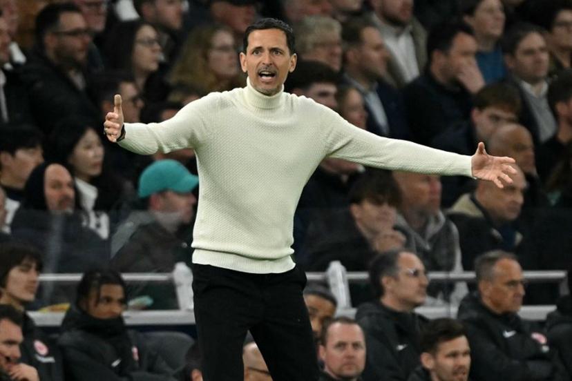 Eintracht Frankfurt's German coach Dino Toppmoller shouts instructions to the players from the touchline during the UEFA Europa League quarter-final football match between Tottenham Hotspur and Eintracht Frankfurt at the Tottenham Hotspur Stadium in London, on April 10, 2025.  Glyn KIRK / AFP
