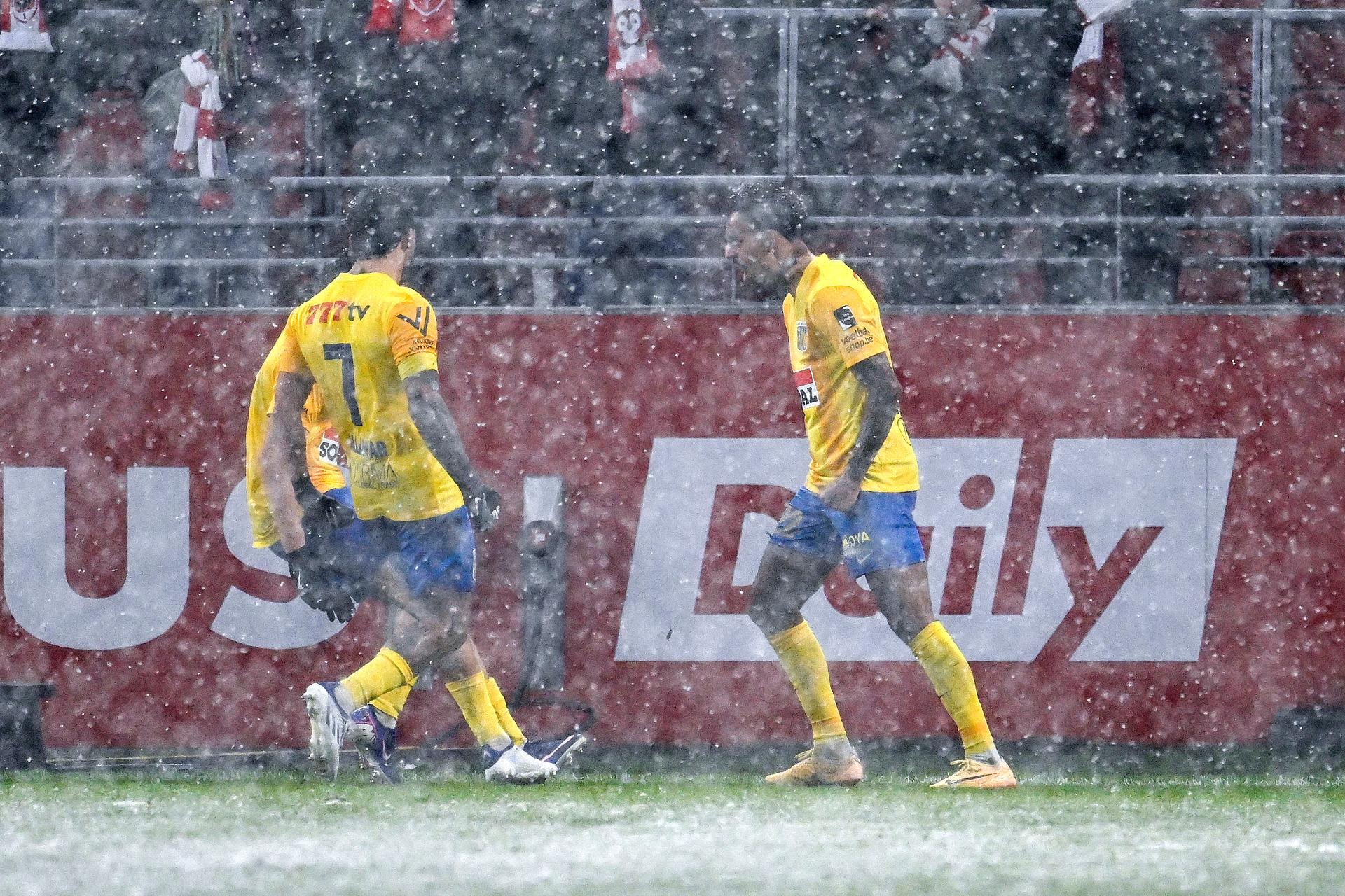 Westerlo's Bryan Reynolds celebrates after scoring during a soccer match between Royal Antwerp FC and Sporting Charleroi, Sunday 15 February 2026 in Antwerp, on day 25 of the 2025-2026 'Jupiler Pro League' first division of the Belgian championship. BELGA PHOTO TOM GOYVAERTS