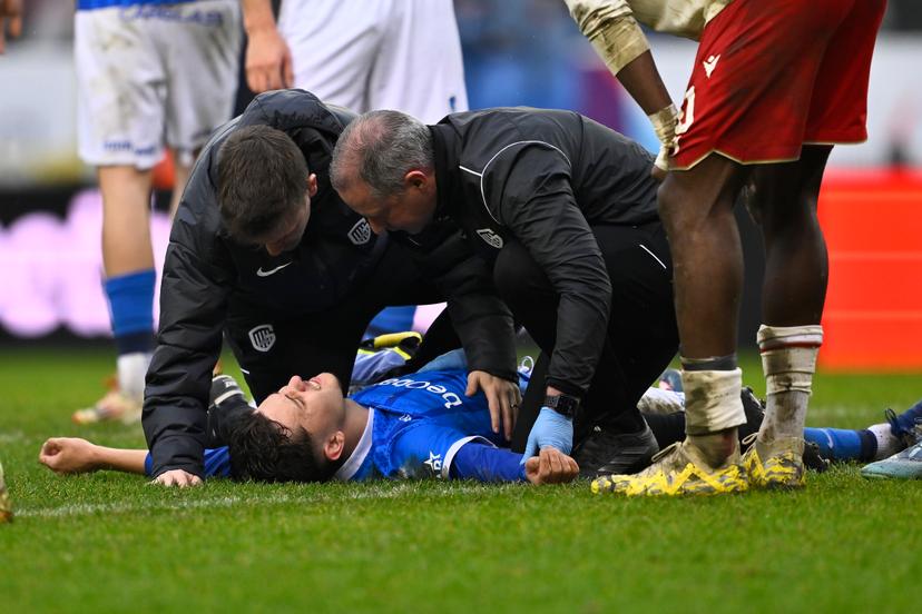 Genk's Konstantinos Kos Karetsas looks injured during a soccer match between KRC Genk and Standard de Liege, Sunday 22 February 2026 in Genk, a game of day 26 of the 2025-2026 'Jupiler Pro League' first division of the Belgian championship. BELGA PHOTO JOHAN EYCKENS