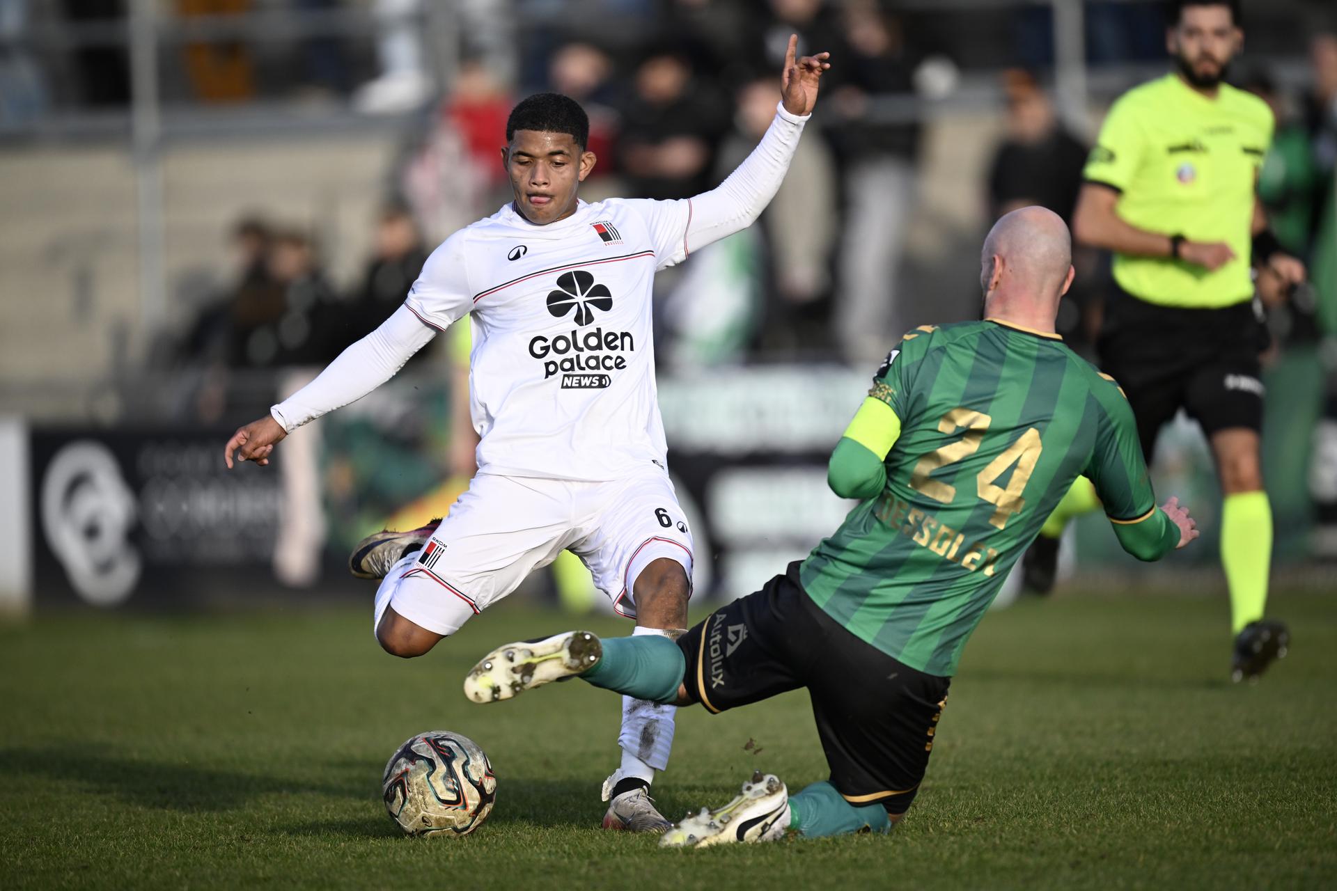 Rwdm's Victor Custodio Huguinho and Francs Borains' Dorian Dessoleil fight for the ball during a soccer game between Royal Francs Borains and RWDM Brussels, Sunday 08 February 2026 in Boussu, on day 24 of the 2025-2026 'Challenger Pro League' 1B second division of the Belgian championship. BELGA PHOTO JOHN THYS