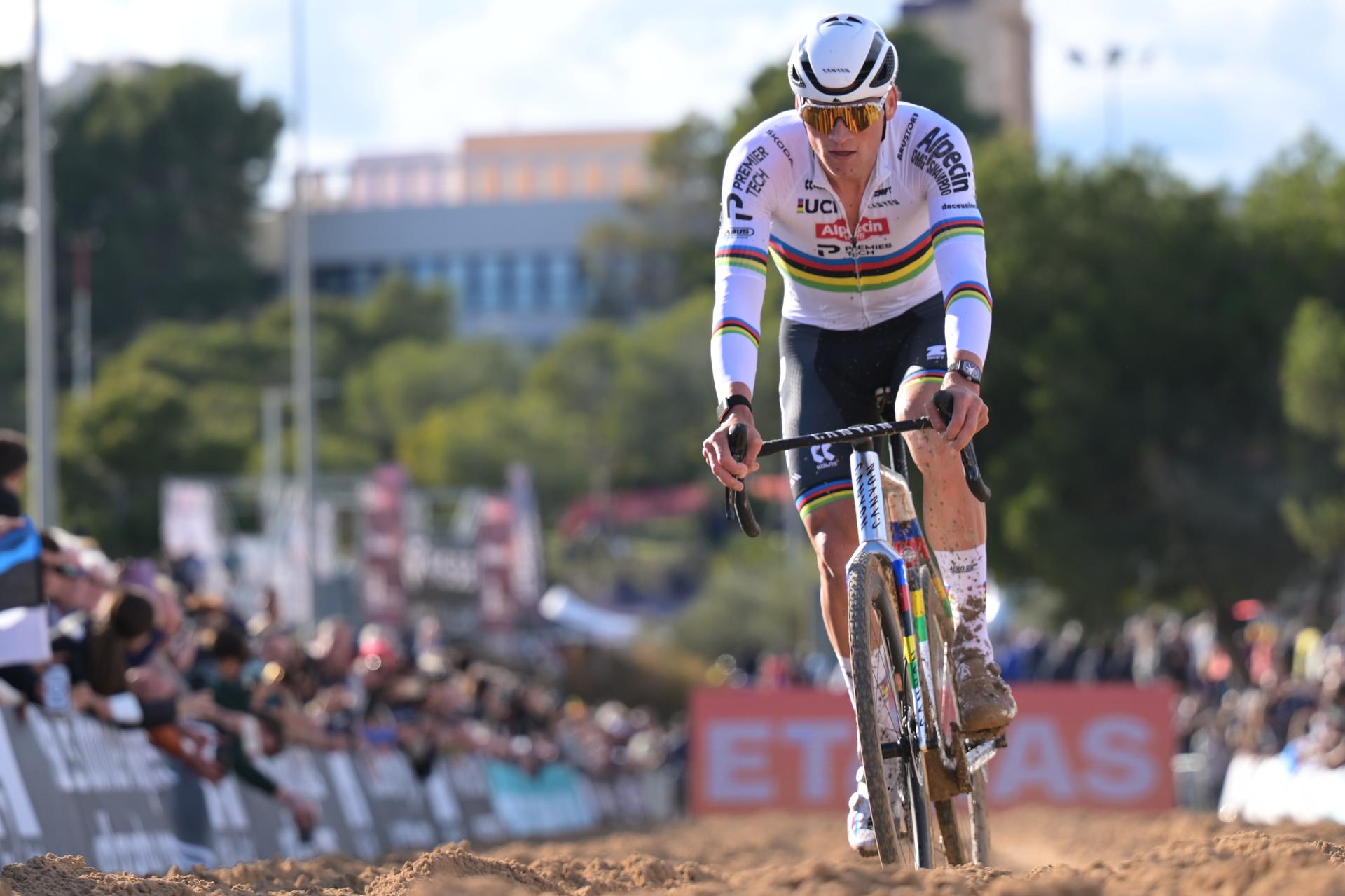 Dutch Mathieu Van Der Poel pictured in action during the Men's Elite race at the cyclocross cycling event in Benidorm, Spain, Sunday 18 January 2026, stage 10/12 in the UCI World Cup competition. BELGA PHOTO DAVID PINTENS