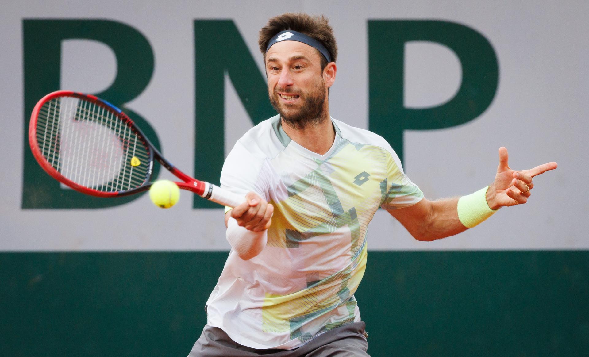 Belgian Sander Gille pictured in action during a doubles tennis match between Belgian-Polish pair Gille-Zielinski and American pair Harrison-King, in the first round of the men's doubles at the Roland Garros Grand Slam tennis tournament, Wednesday 28 May 2025 in Paris, France. The 2025 edition of Roland Garros takes place from May 24th to June 8th 2025. BELGA PHOTO BENOIT DOPPAGNE