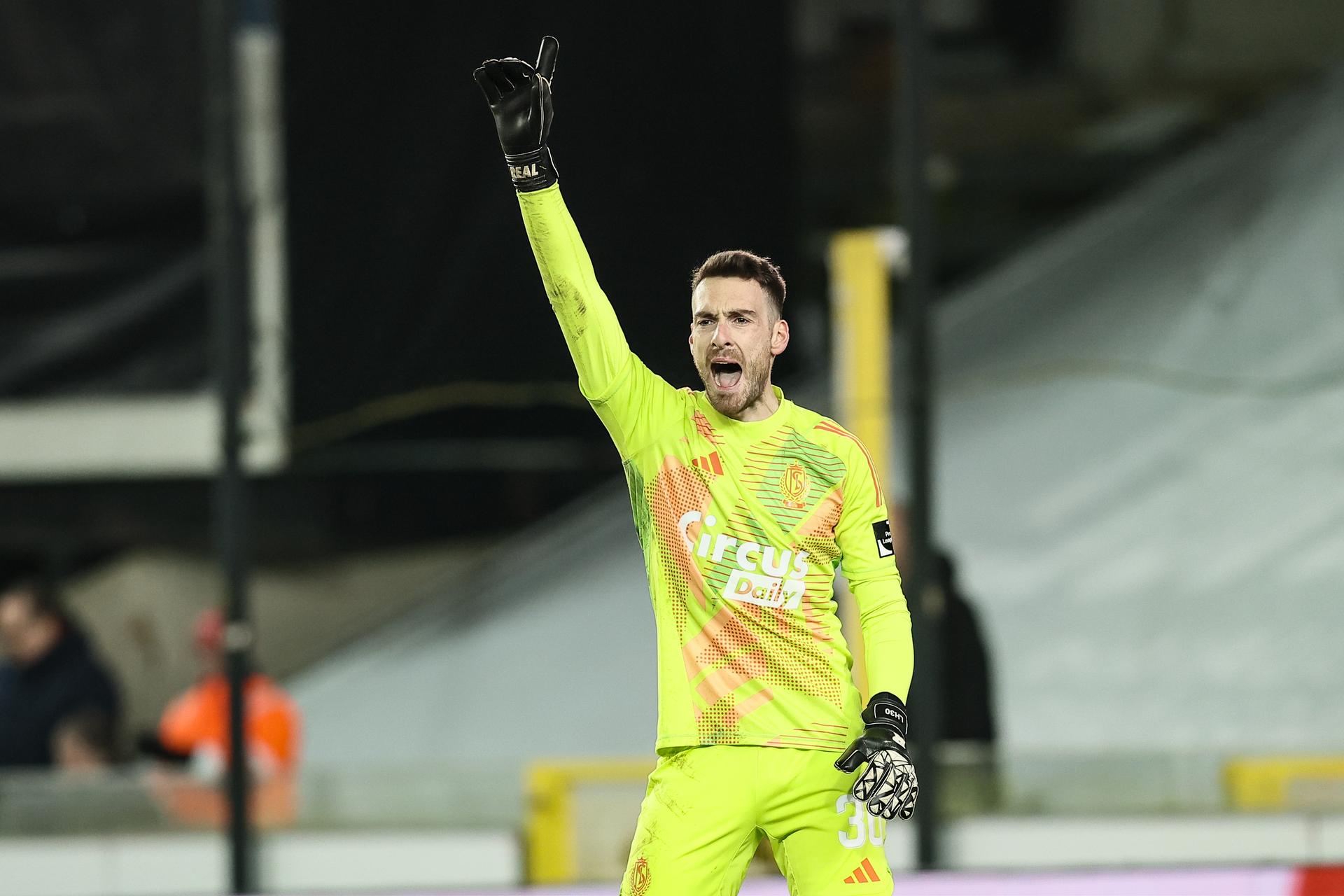 Standard's goalkeeper Laurent Henkinet reacts during a soccer game between Cercle Brugge KSV and Standard de Liege, Saturday 01 February 2025 in Brugge, on day 24 of the 2024-2025 season of 'Jupiler Pro League' first division of the Belgian championship. BELGA PHOTO BRUNO FAHY
