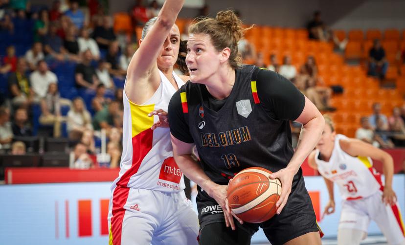 Belgium's Kyara Linskens fights for the ball during the second game in the group stage (group C) between Montenegro and Belgian national women team 'the Belgian Cats', in Brno, Czech Republlic, on Friday 20 June 2025, at the FIBA Women's EuroBasket 2025. BELGA PHOTO VIRGINIE LEFOUR