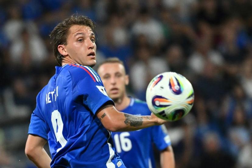 Italy's forward #09 Mateo Retegui looks at the ball during the 2026 World Cup qualifiers Europe zone group I football match between Italy and Moldova at the Mapei Stadium in Reggio Emilia, on June 9, 2025.  Alberto PIZZOLI / AFP