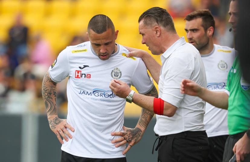 Lokeren's Radja Nainggolan and Lokeren's head coach Stijn Vreven` pictured during a soccer match between KSC Lokeren-Temse and Patro Eisden Maasmechelen, Saturday 03 May 2025 in Lokeren, a final first leg game in the Promotion Play-off of the 2024-2025 'Challenger Pro League' 1B second division of the Belgian championship. BELGA PHOTO VIRGINIE LEFOUR