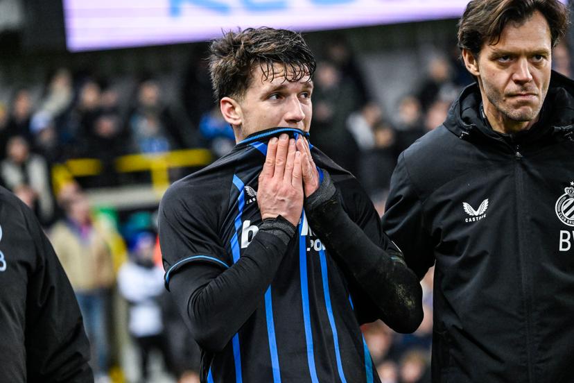 Club's Christos Tzolis leaves the pitch after being injured during a soccer match between Club Brugge and Raal La Louviere, Friday 16 January 2026 in Brugge, on day 21 (out of 30) of the 2025-2026 'Jupiler Pro League' first division of the Belgian championship. BELGA PHOTO TOM GOYVAERTS