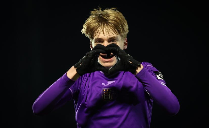 RSCA Futures' Nathan De Cat celebrates after scoring during a soccer match between RSCA Futures and RFC Liege, in Deinze, on day 24 of the 2024-2025 'Challenger Pro League' 1B second division of the Belgian championship, Saturday 01 March 2025. BELGA PHOTO VIRGINIE LEFOUR
