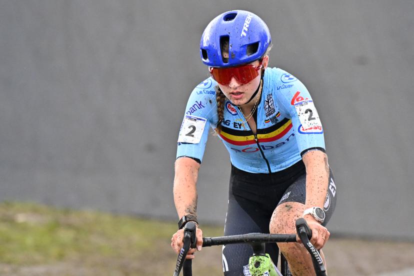 Belgian Fleur Moors reacts as she finishes at the fourth place in the U23 women race at UCI Cyclocross World Championships, on Sunday 01 February 2026, in Hulst, The Netherlands. BELGA PHOTO ERIC LALMAND