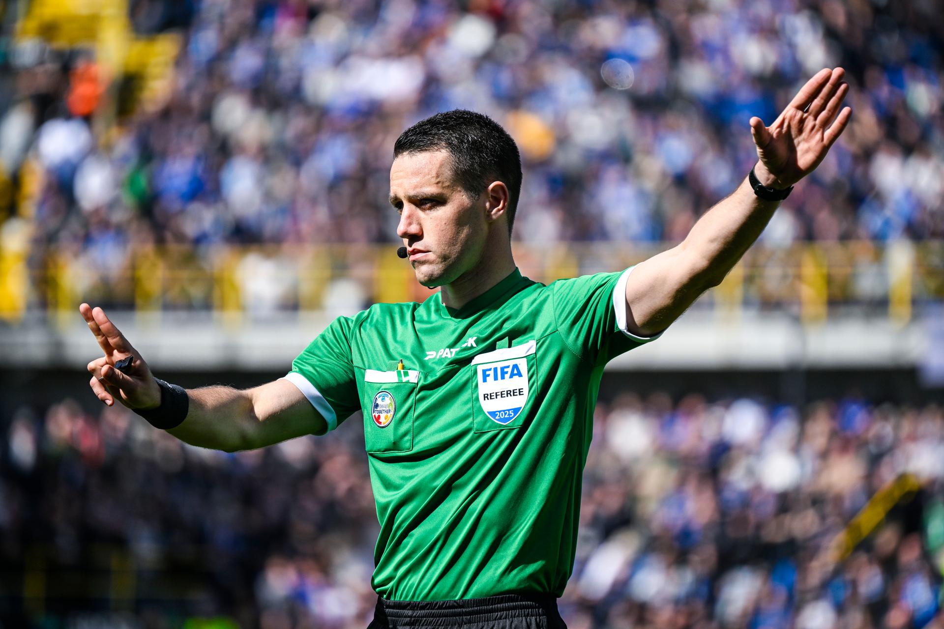 referee Jasper Vergoote pictured during a soccer match between Club Brugge and RSC Anderlecht, Sunday 30 March 2025 in Brugge, on day 1 (out of 10) of the Champions' Play-offs of the 2024-2025 'Jupiler Pro League' first division of the Belgian championship. BELGA PHOTO TOM GOYVAERTS