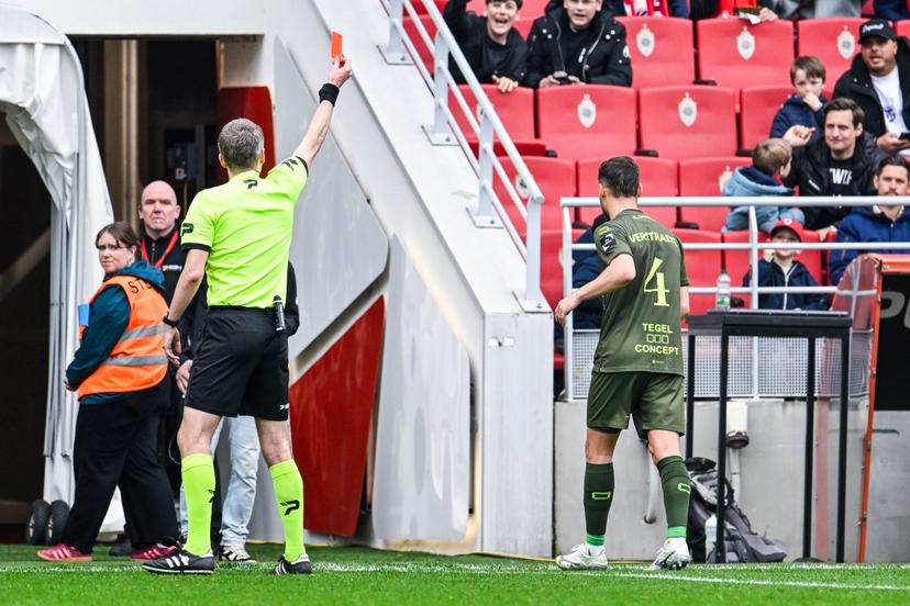 OHL's Birger Verstraete leaves the field after receiving a red card during a soccer match between Royal Antwerp FC and Oud-Heverlee Leuven, Saturday 18 April 2026 in Antwerp, on the third day of the Europe Play-offs (PO3) of the 2025-2026 'Jupiler Pro League' first division of the Belgian championship. BELGA PHOTO TOM GOYVAERTS