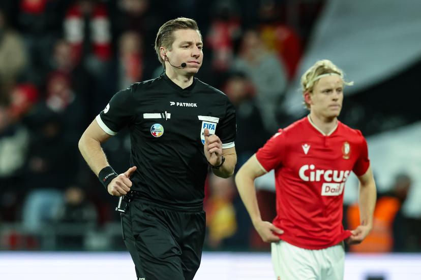 referee Lawrence Visser pictured during a soccer match between Standard de Liege and Royale Union Saint-Gilloise, Saturday 14 February 2026 in Liege, on day 25 of the 2025-2026 'Jupiler Pro League' first division of the Belgian championship. BELGA PHOTO BRUNO FAHY