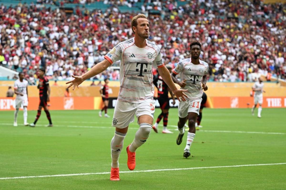 Bayern Munich's English forward #09 Harry Kane celebrates after scoring his team's second goal during the FIFA Club World Cup 2025 round of 16 football match between Brazil's Flamengo and Germany's Bayern Munich at the Hard Rock Stadium in Miami on June 29, 2025.  PATRICIA DE MELO MOREIRA / AFP