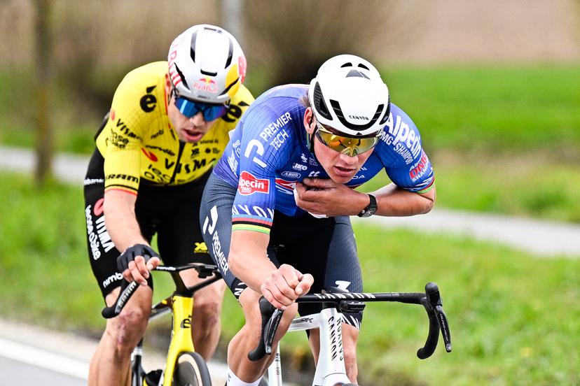 Belgian Wout van Aert of Team Visma-Lease a Bike and Dutch Mathieu van der Poel of Alpecin-Premier Tech pictured in action during the men elite 'Middelkerke-Wevelgem - In Flanders Fields' one day cycling race, 240.8 km from Middelkerke to Wevelgem, on Sunday 29 March 2026. BELGA PHOTO JASPER JACOBS