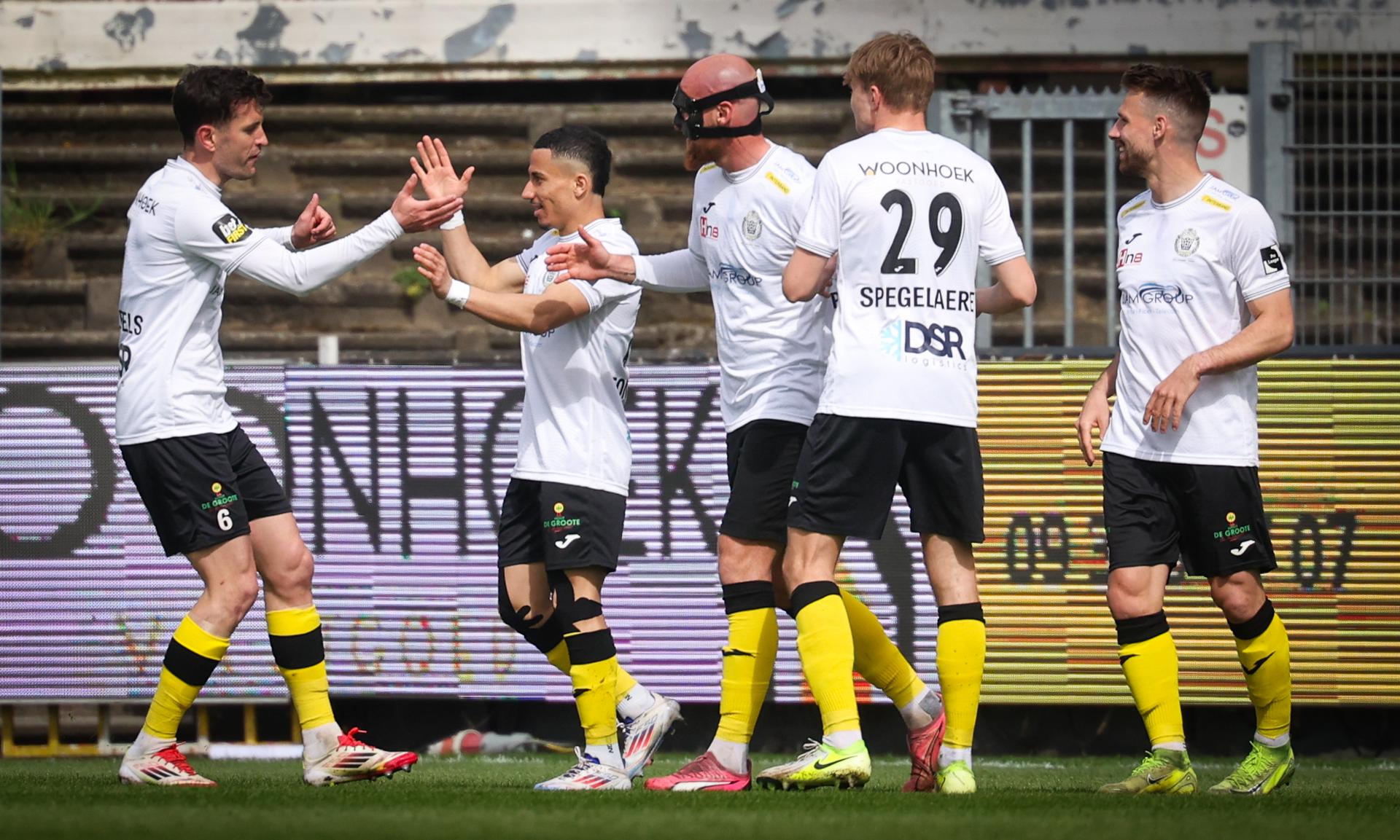 Lokeren's Nicolas Fontaine celebrates after scoring during a soccer match between KSC Lokeren-Temse and Lommel SK, Sunday 30 March 2025 in Lokeren, on day 27 of the 2024-2025 'Challenger Pro League' 1B second division of the Belgian championship. BELGA PHOTO VIRGINIE LEFOUR