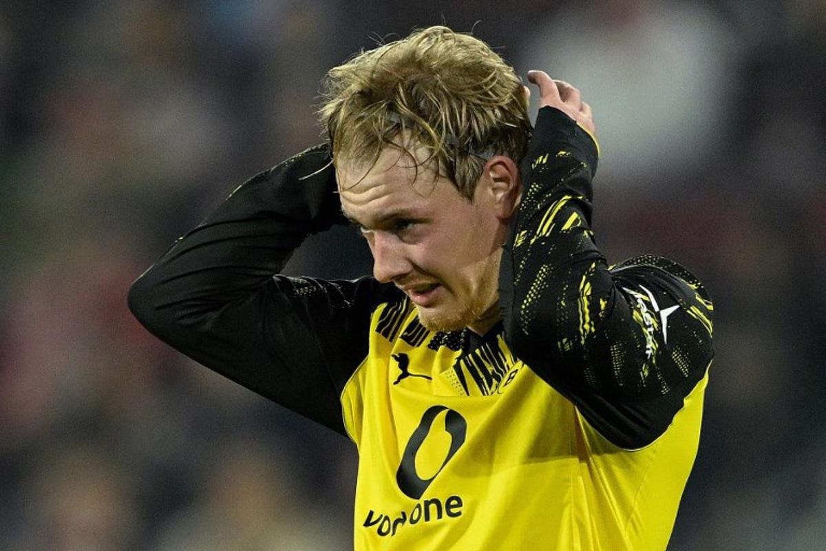 Dortmund's German midfielder #10 Julian Brandt looks on during the German first division Bundesliga football match 1 FC Cologne v BVB Borussia Dortmund in Cologne, western Germany, on March 7, 2026.  INA FASSBENDER / AFP