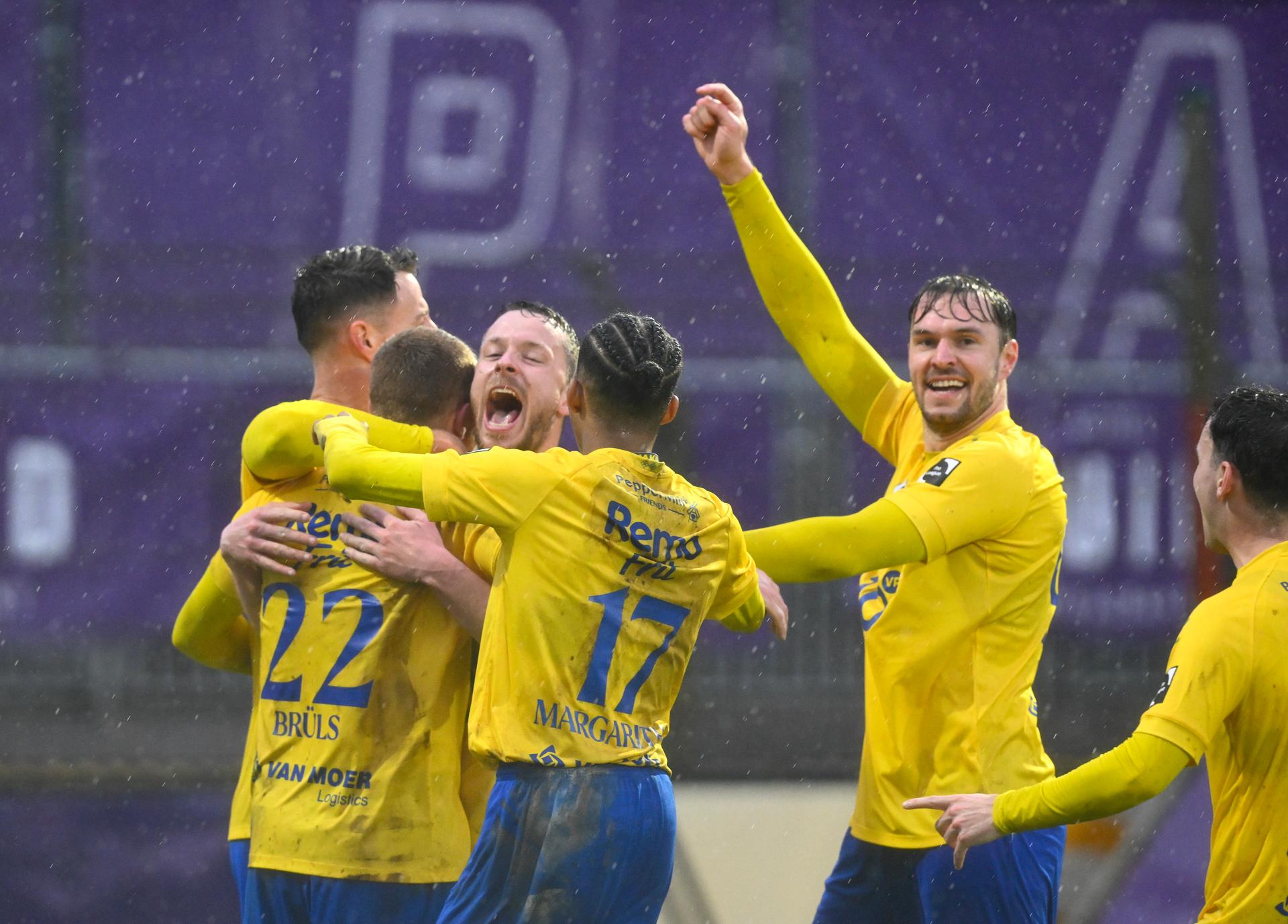 Beveren's Jannes Van Hecke celebrates during a soccer game between Patro Eisden Maasmechelen and SK Beveren, Sunday 22 February 2026 in Maasmechelen, on day 26 of the 2025-2026 'Challenger Pro League' 1B second division of the Belgian championship. BELGA PHOTO JOHN THYS