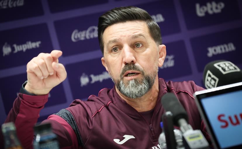 Anderlecht's head coach Besnik Hasi gestures during a press conference of RSC Anderlecht, on Friday 28 March 2025 in Brussels, ahead of this weekend's game in the Jupiler Pro League Champions' Play-offs. BELGA PHOTO VIRGINIE LEFOUR