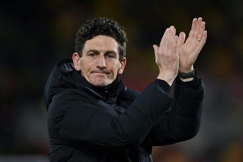 Brentford's Irish head coach Keith Andrews reacts after the English Premier League football match between Brentford and Tottenham Hotspur at the Gtech Community Stadium in London on January 1, 2026.  Glyn KIRK / AFP