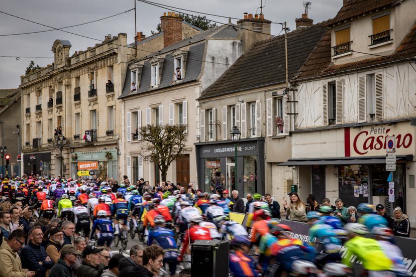 illustration pictured of the peloton taken during the first stage of 83th edition of the Paris-Nice cycling race, from and to Le Perray-en-Yvelines (156,5km), Sunday 09 March 2025. BELGA PHOTO DAVID PINTENS