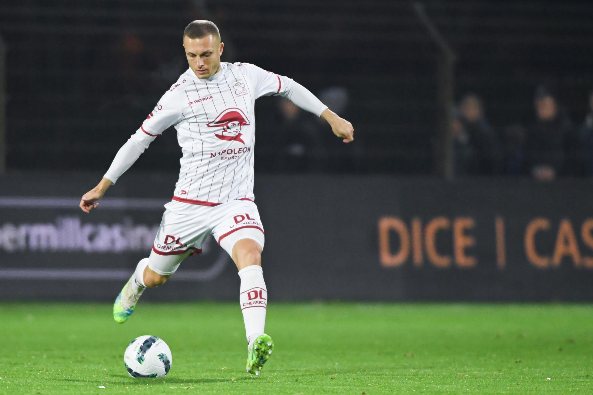 Essevee's Timothy Derijck pictured in action during a soccer match between Patro Eisden Maasmechelen and SV Zulte Waregem, Sunday 12 November 2023 in Maasmechelen, on day 12 of the 2023-2024 'Challenger Pro League' 1B second division of the Belgian championship. BELGA PHOTO JILL DELSAUX