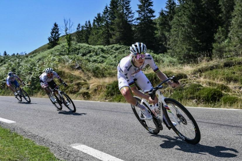 UAE Team Emirate - XRG team's Slovenian rider Tadej Pogacar cycles in the descent of Col du Soulor during the 12th stage of the 112th edition of the Tour de France cycling race, 180.6 km between Auch and Hautacam, in the Pyrenees mountains of southwestern France, on July 17, 2025.  Marco BERTORELLO / AFP