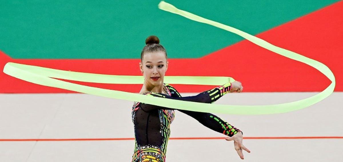 Alessia Verstappen of Belgium competes in the individual ribbon qualifications round during the 39th FIG Rhythmic Gymnastics World Championships at the Arena Armeets in Sofia on September 15, 2022.  Nikolay Doychinov / AFP