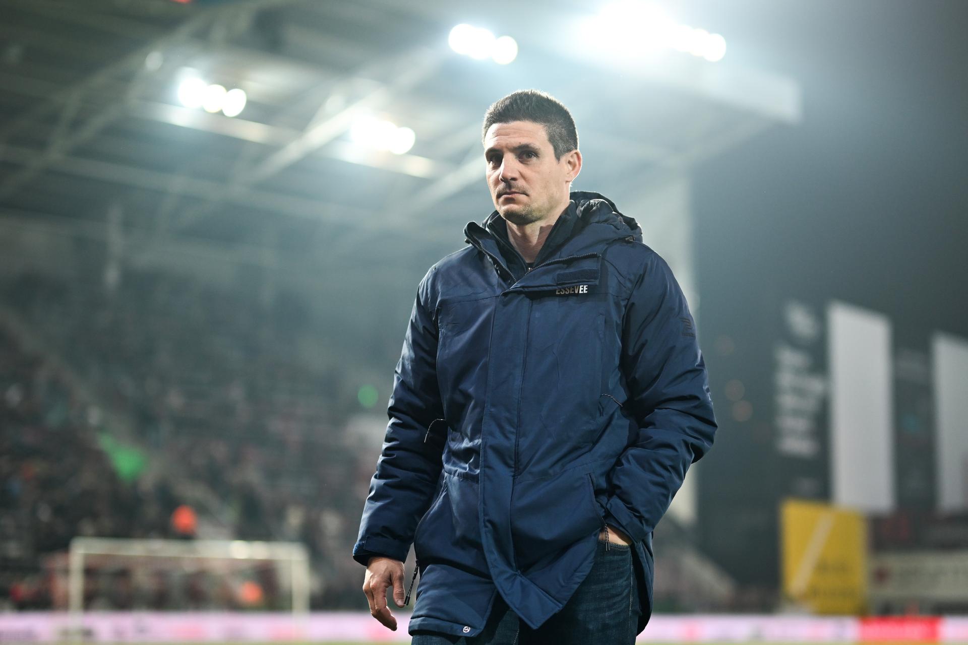 Essevee's head coach Steve Colpaert is pictured after a soccer match between SV Zulte Waregem and Sporting Charleroi, Sunday 22 March 2026 in Waregem, on day 30 of the 2025-2026 'Jupiler Pro League' first division of the Belgian championship. BELGA PHOTO MAARTEN STRAETEMANS