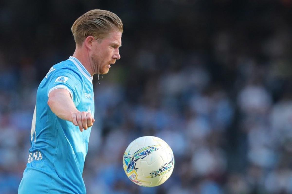 Napoli's Belgian midfielder #11 Kevin De Bruyne controls the ball during the Italian Serie A football match between Napoli and Lazio at the Diego Armando Maradona stadium in Naples on April 18, 2026.  Carlo Hermann / AFP