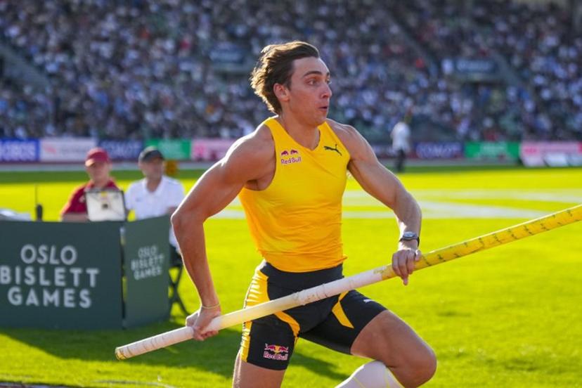 Sweden's Armand Duplantis competes in the men's pole vault event of the Oslo Diamond League Bislett Games 2025 at Bislett Stadium in Oslo, Norway on June 12, 2025.  Heiko Junge / NTB / AFP