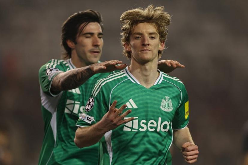 Newcastle United's English midfielder #10 Anthony Gordon celebrates scoring the team's fifth goal from the penalty spot during the UEFA Champions League knockout phase play-off first leg football match between Qarabag and Newcastle at the Tofiq Bahramov Republican Stadium in Baku on February 18, 2026.  Giorgi ARJEVANIDZE / AFP