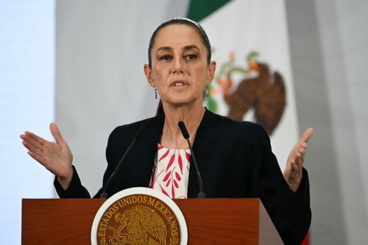 Mexico's President Claudia Sheinbaum speaks during her daily press conference at the Palacio Nacional in Mexico City on April 6, 2026.  YURI CORTEZ / AFP