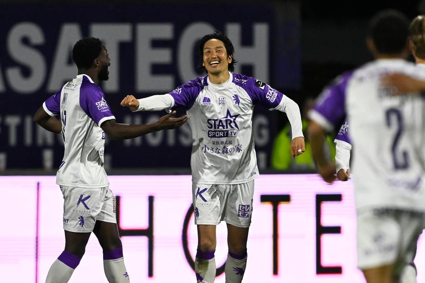 Beerschot's Genki Haraguchi celebrates after scoring during a soccer game between Patro Eisden Maasmechelen and Beerschot VA, Friday 20 March 2026 in Maasmechelen, on day 31 of the 2025-2026 'Challenger Pro League' 1B second division of the Belgian championship. BELGA PHOTO JOHAN EYCKENS