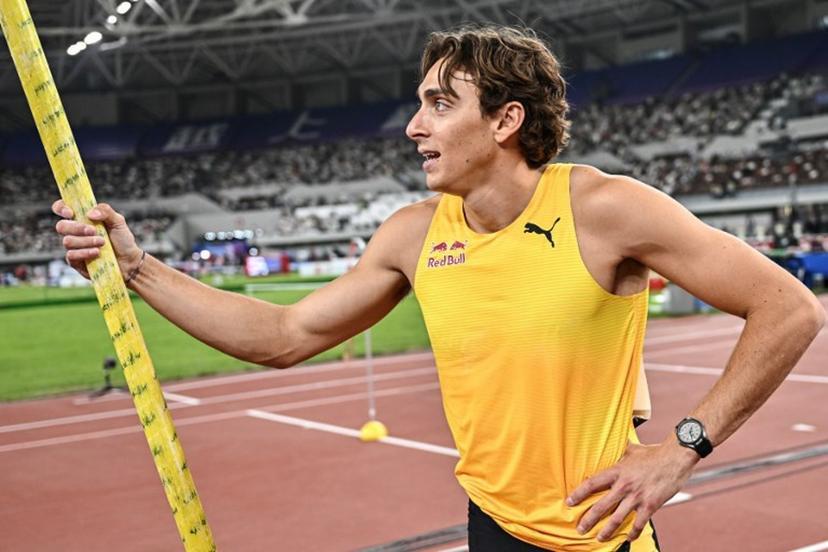 Sweden's Armand Duplantis gestures as he competes in the men's pole vault event during the Shanghai/Keqiao Diamond League athletics meeting in Keqiao, Shaoxing in China's eastern Zhejiang province on May 3, 2025.  Pedro PARDO / AFP