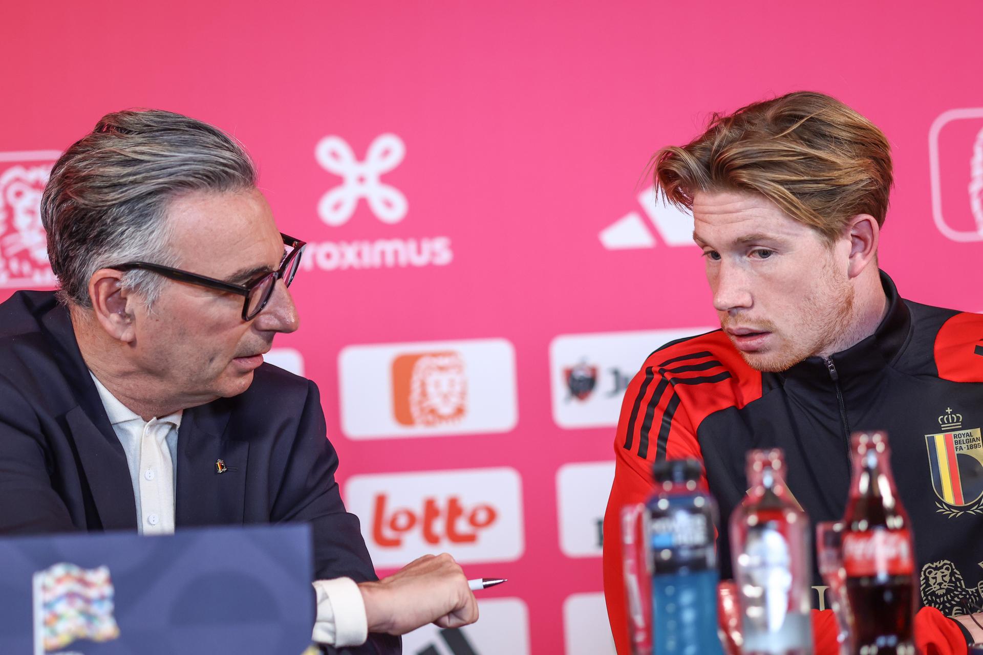 Red Devils spokesman David Steegen and Belgium's Kevin De Bruyne pictured during a press conference of Belgian national soccer team the Red Devils, Saturday 22 March 2025 in Genk. The team is preparing for tomorrow's game against Ukraine, the return leg of the Nations League playoff. Ukraine won the first leg 3-1. BELGA PHOTO BRUNO FAHY