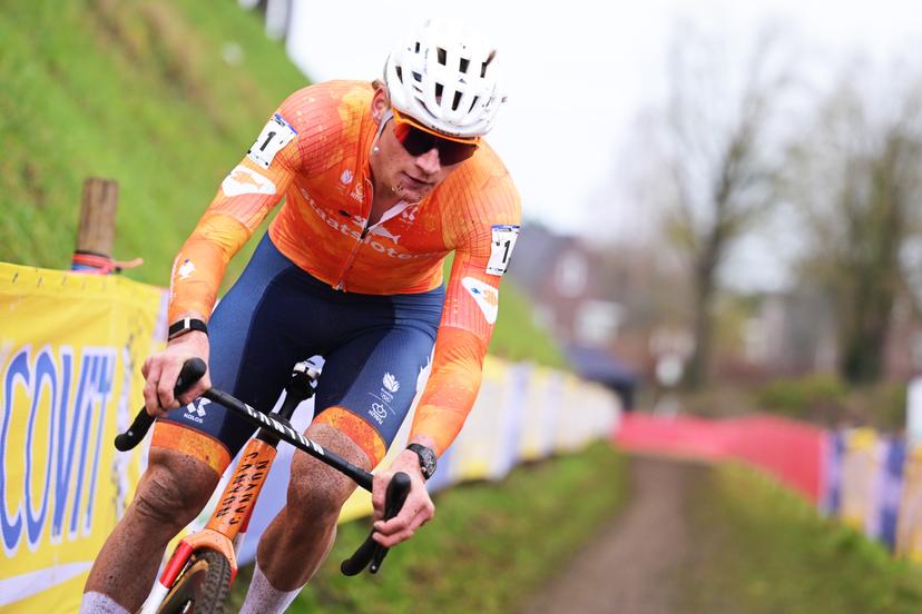 Dutch Mathieu van der Poel pictured in action during the men elite race at UCI Cyclocross World Championships, on Sunday 01 February 2026, in Hulst, The Netherlands. BELGA PHOTO DAVID PINTENS