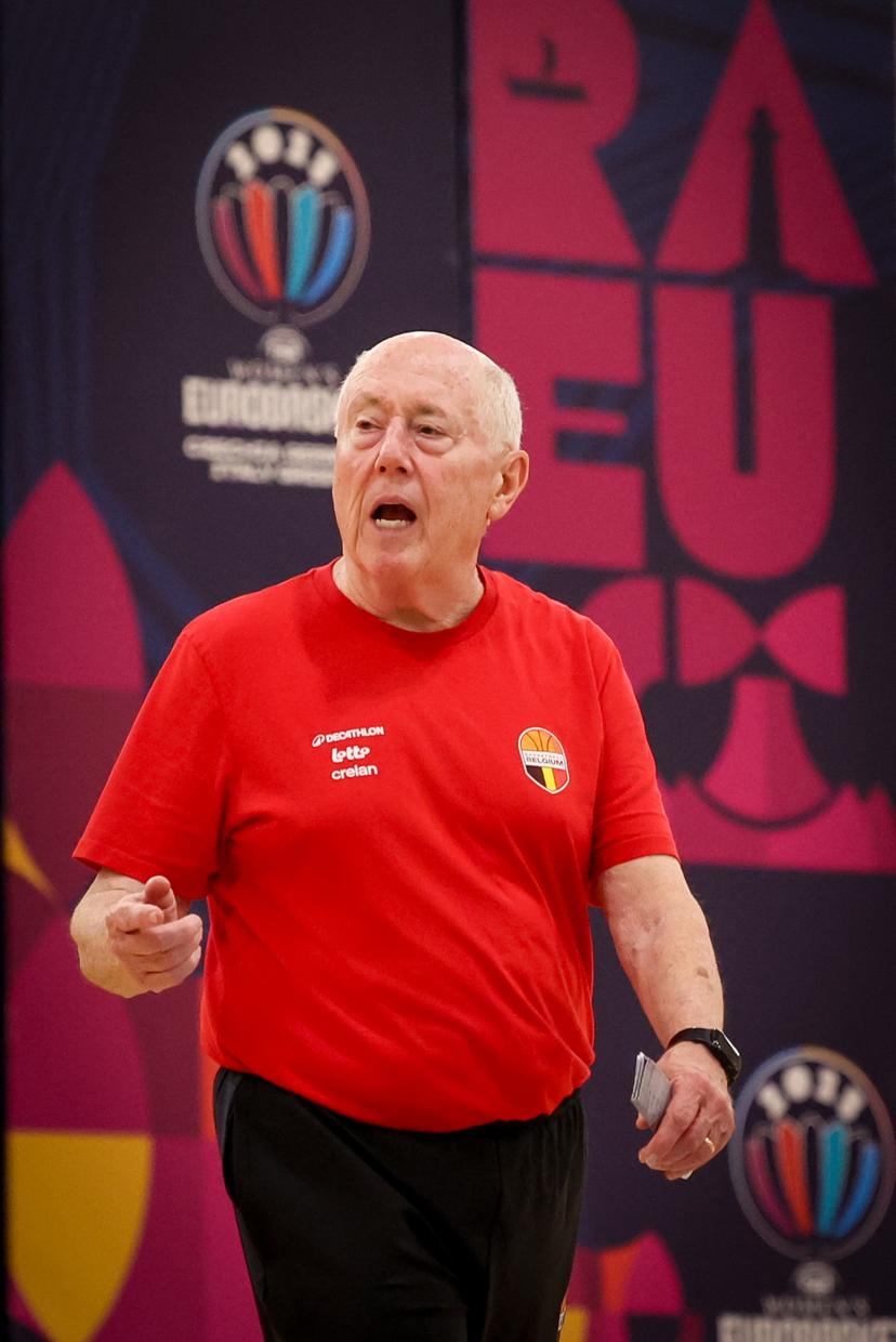 Belgium's head coach Mike Thibault pictured during a training session of Belgian national basketball team 'the Belgian Cats' on Tuesday 24 June 2025 in Piraeus, Greece. The team is preparing for tomorrow's game against Germany, in the quarterfinals of the FIBA Women's EuroBasket 2025. BELGA PHOTO VIRGINIE LEFOUR