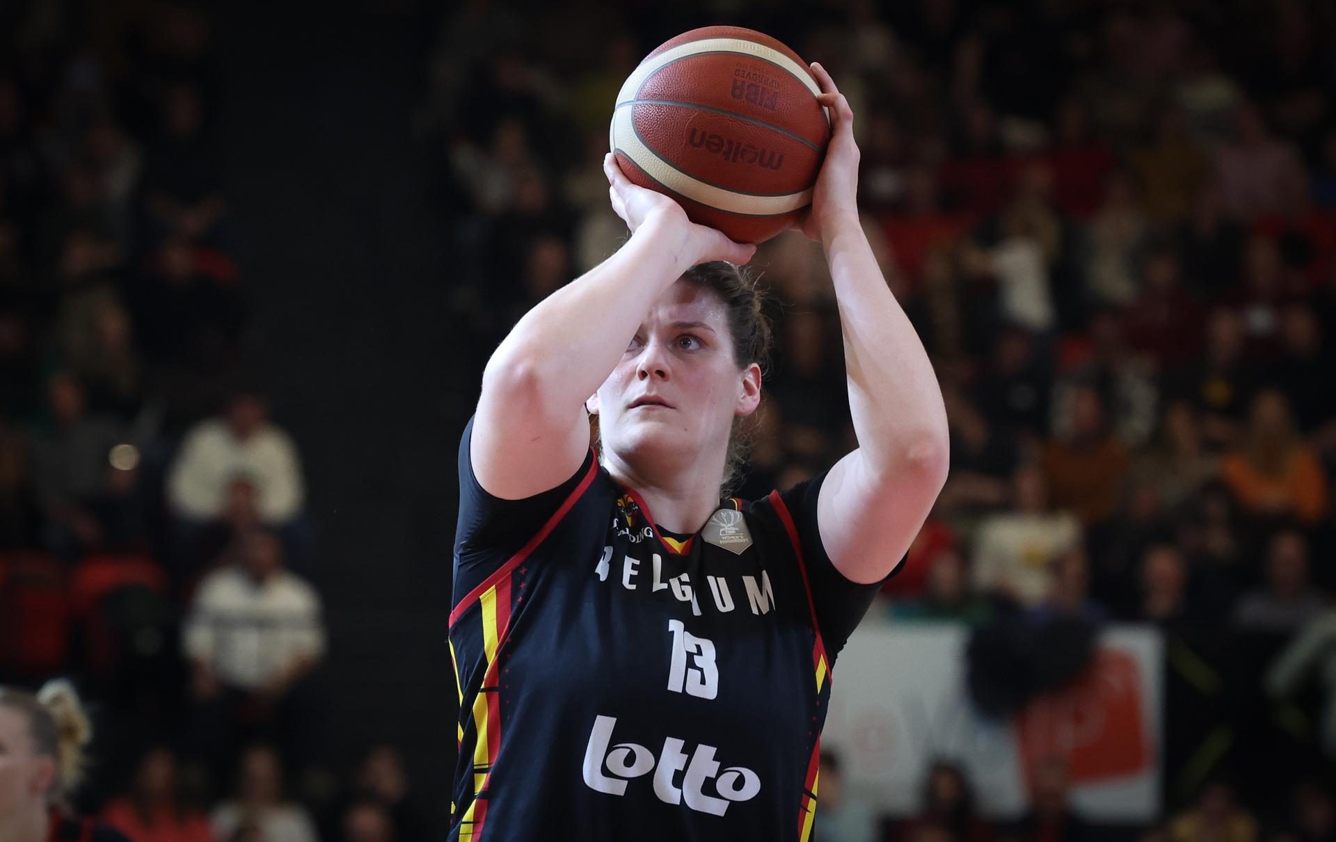 Belgium's Kyara Linskens pictured in action during a basketball game between Belgian national team the Belgian Cats and Azerbaijan, a qualification game (5/6) for the 2025 Eurobasket tournament, on Thursday 06 February 2025 in Oostende, Belgium. BELGA PHOTO VIRGINIE LEFOUR